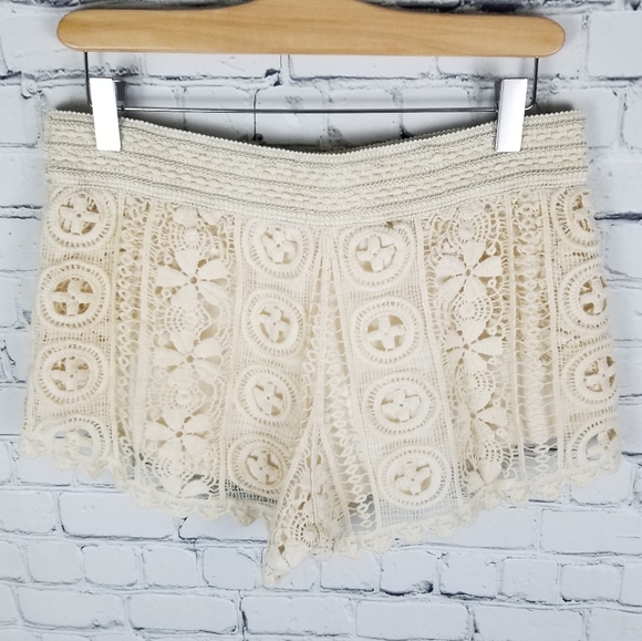 BREEZE OVER | boho lace elastic waist shorts - Picture 4 of 7
